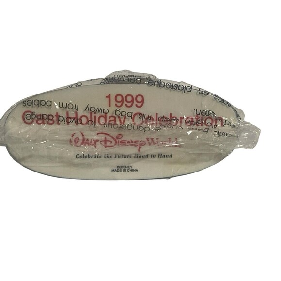 1999 Cast Holiday Celebration Walt Disney World Mickey Sorcerer 2000 Clock - NIB - Picture 3 of 16